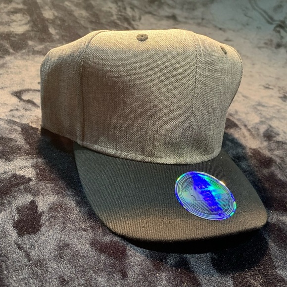 💛 Grey/Black Unisex Snapback Ballcap - Picture 3 of 16